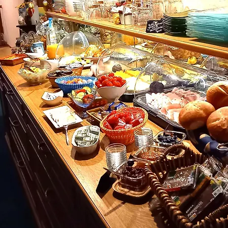 Gaestehaus Ainser *